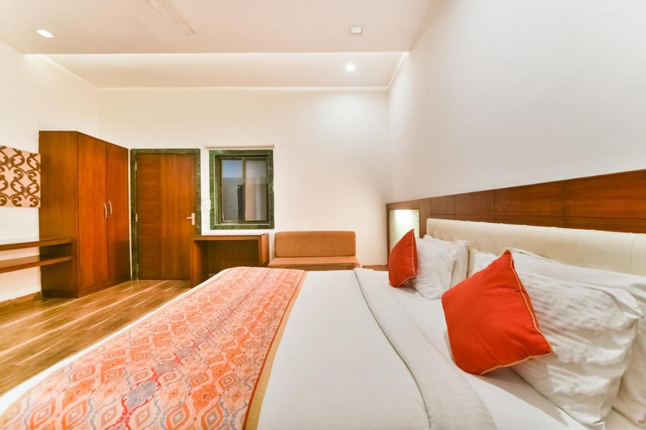 Palette - The Elegance Resort Chittorgarh Extérieur photo