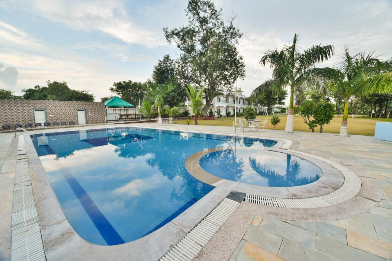 Palette - The Elegance Resort Chittorgarh Extérieur photo