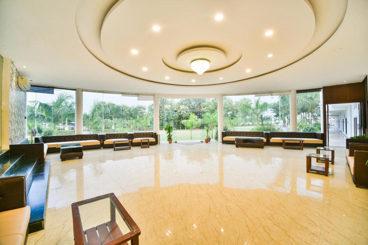 Palette - The Elegance Resort Chittorgarh Extérieur photo