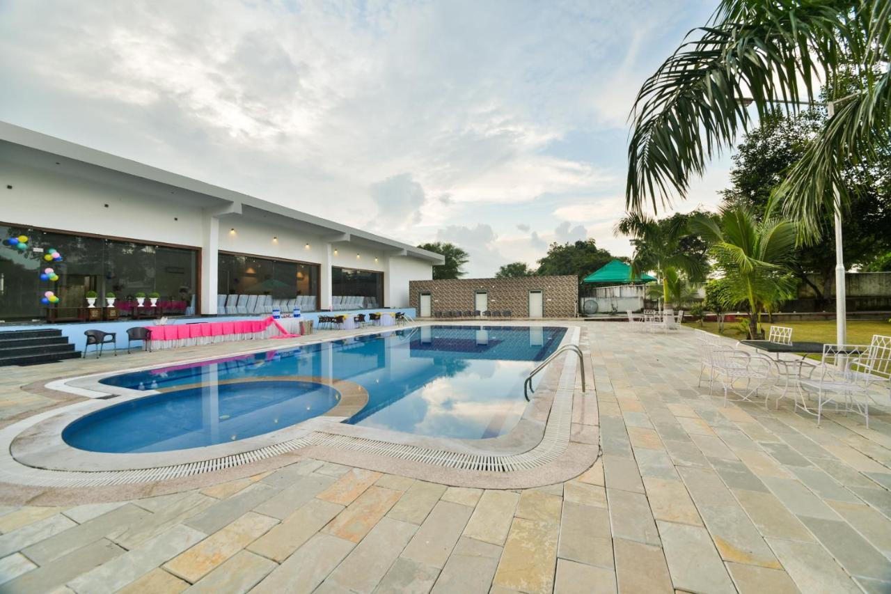 Palette - The Elegance Resort Chittorgarh Extérieur photo