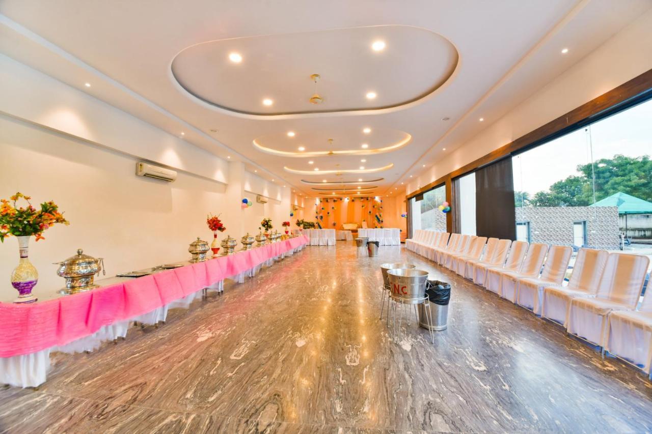 Palette - The Elegance Resort Chittorgarh Extérieur photo
