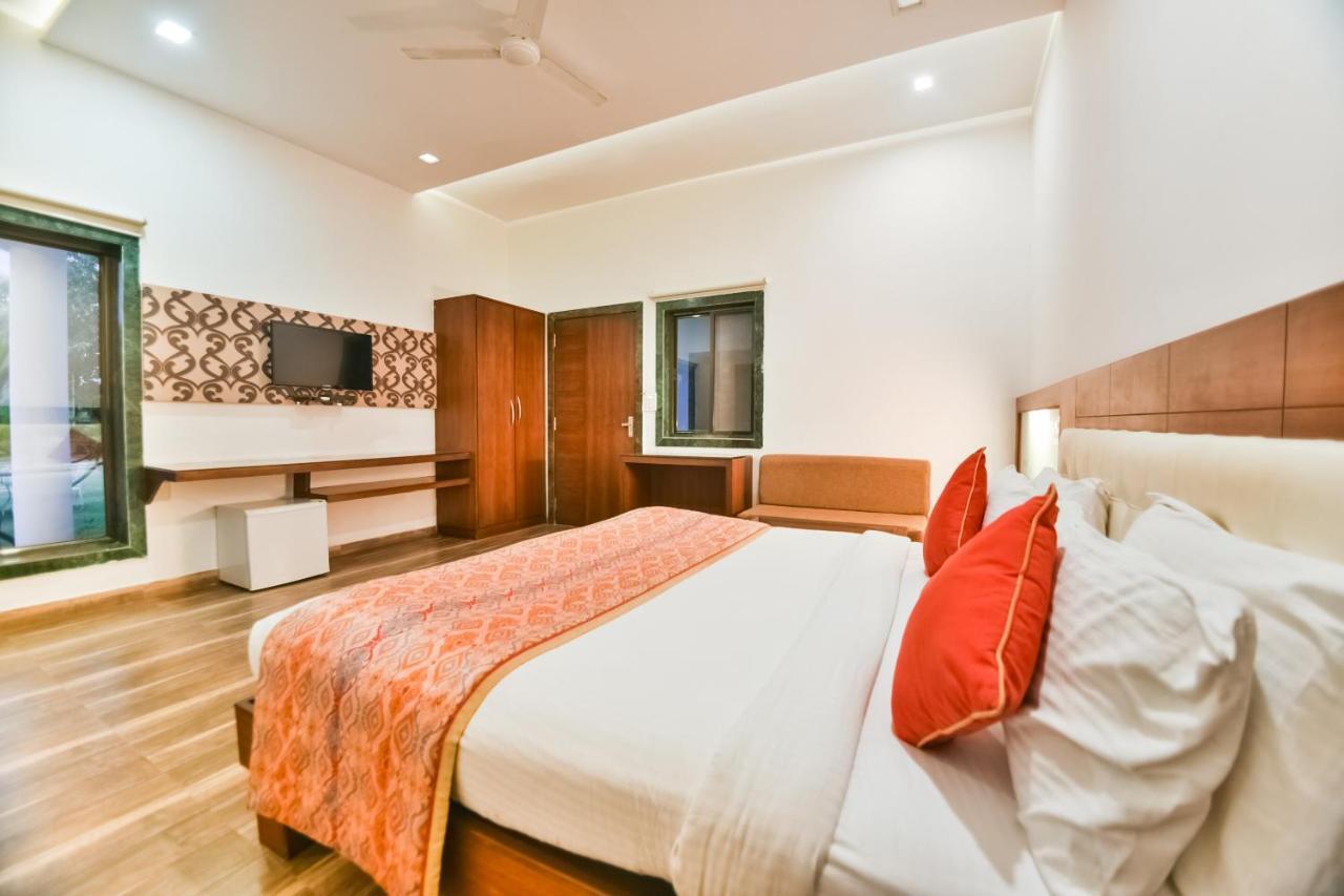 Palette - The Elegance Resort Chittorgarh Extérieur photo