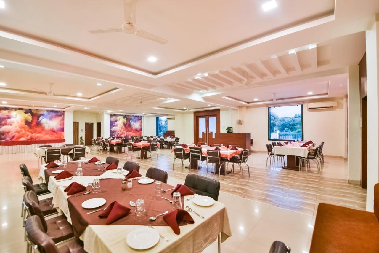Palette - The Elegance Resort Chittorgarh Extérieur photo