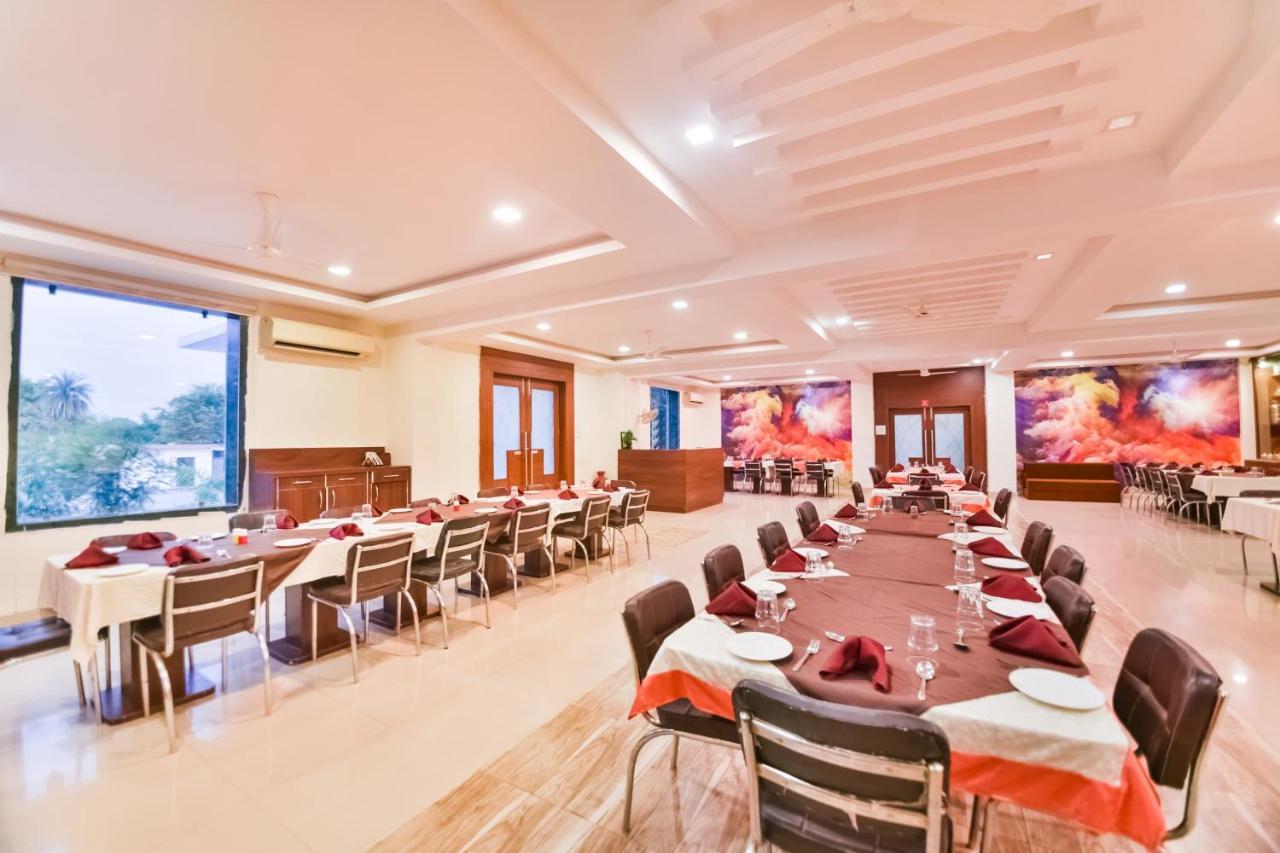 Palette - The Elegance Resort Chittorgarh Extérieur photo