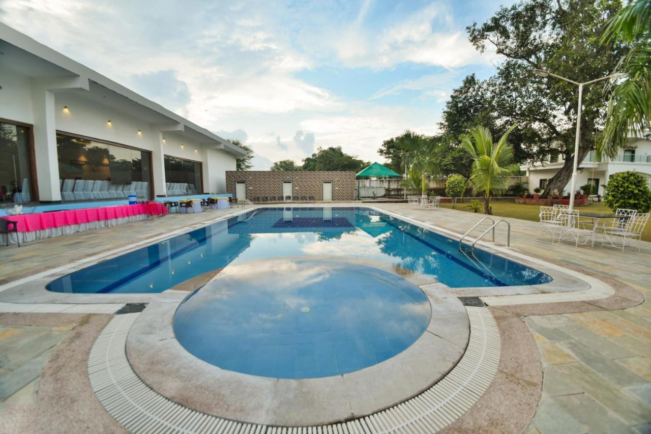 Palette - The Elegance Resort Chittorgarh Extérieur photo